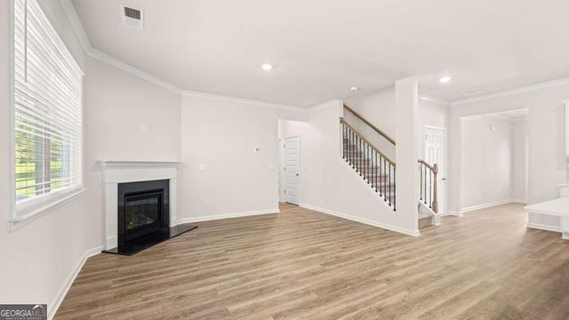 250 Sandy Oak Drive, Loganville, GA 30052