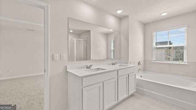 250 Sandy Oak Drive, Loganville, GA 30052