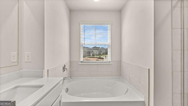 250 Sandy Oak Drive, Loganville, GA 30052