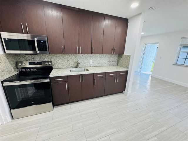 631 NW 11th Ave A, Fort Lauderdale, FL 33311