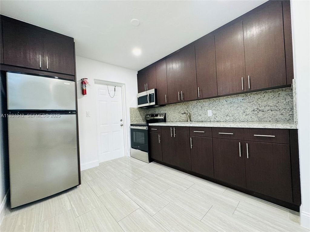 631 NW 11th Ave A, Fort Lauderdale, FL 33311