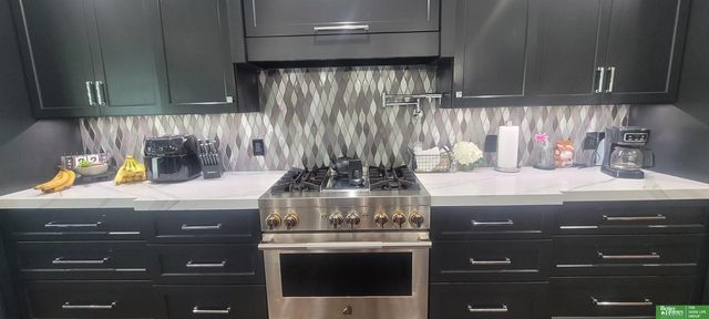 900 Saint Andrews Court, York, NE 68467