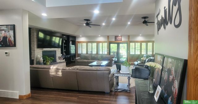 900 Saint Andrews Court, York, NE 68467