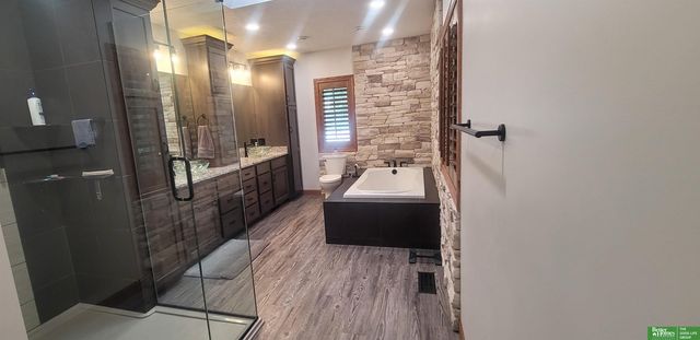 900 Saint Andrews Court, York, NE 68467