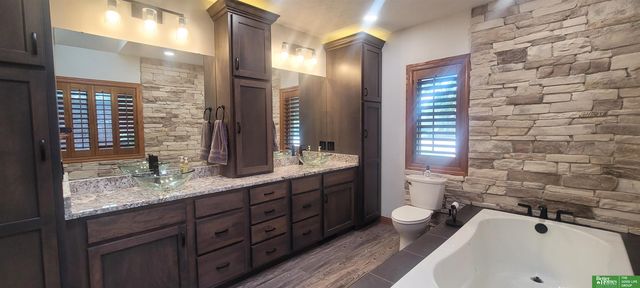 900 Saint Andrews Court, York, NE 68467