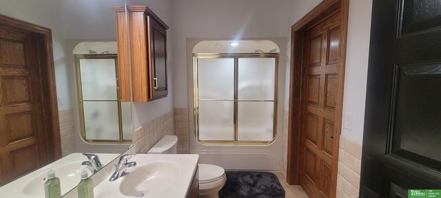 900 Saint Andrews Court, York, NE 68467