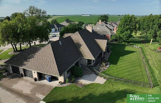 900 Saint Andrews Court, York, NE 68467