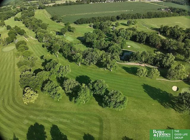 900 Saint Andrews Court, York, NE 68467