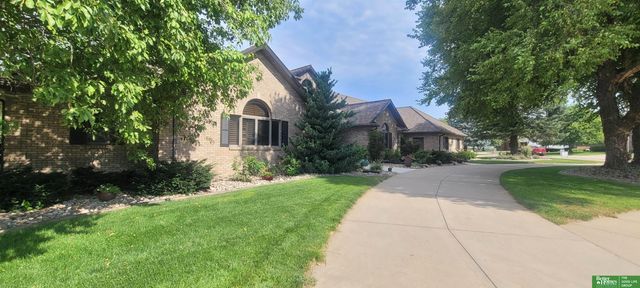 900 Saint Andrews Court, York, NE 68467