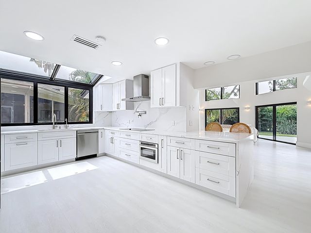5100 Pineview Circle, Delray Beach, FL 33445