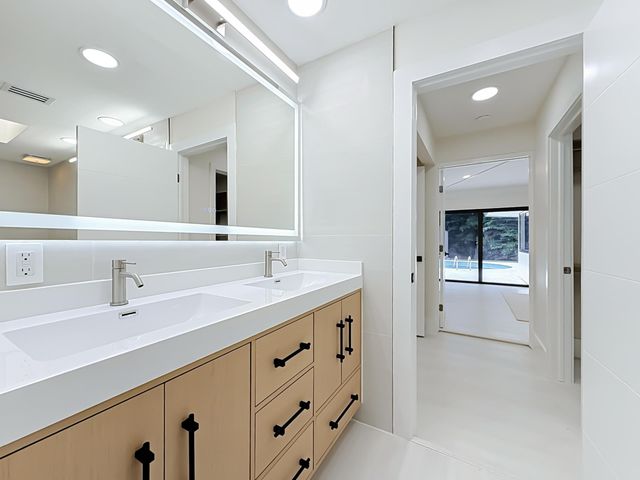 5100 Pineview Circle, Delray Beach, FL 33445