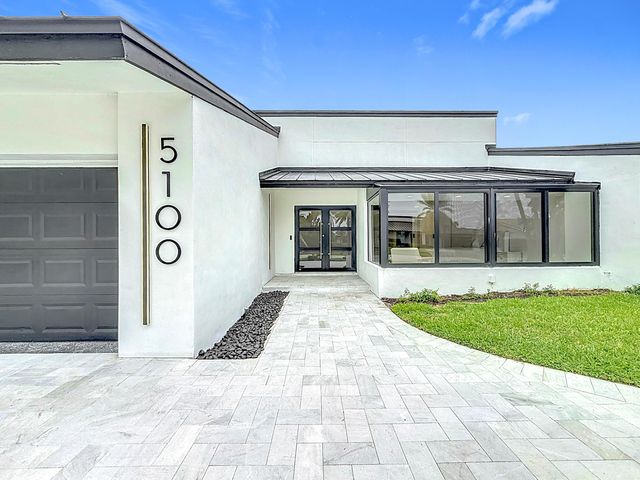 5100 Pineview Circle, Delray Beach, FL 33445