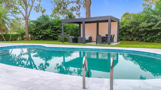 5100 Pineview Circle, Delray Beach, FL 33445