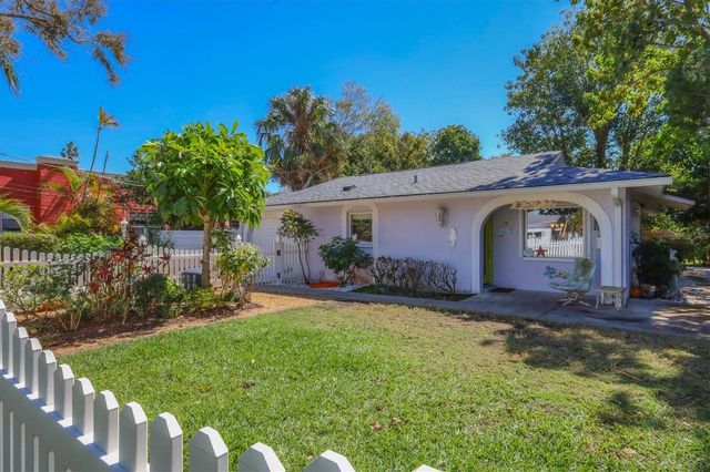 2213 19TH AVENUE W, Bradenton, FL 34205