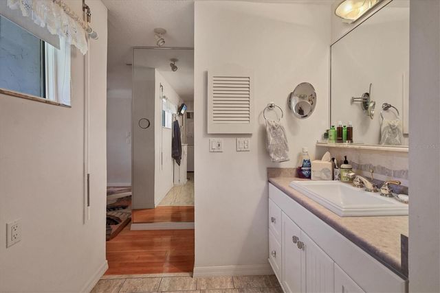 2213 19TH AVENUE W, Bradenton, FL 34205