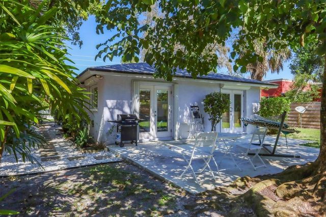 2213 19TH AVENUE W, Bradenton, FL 34205