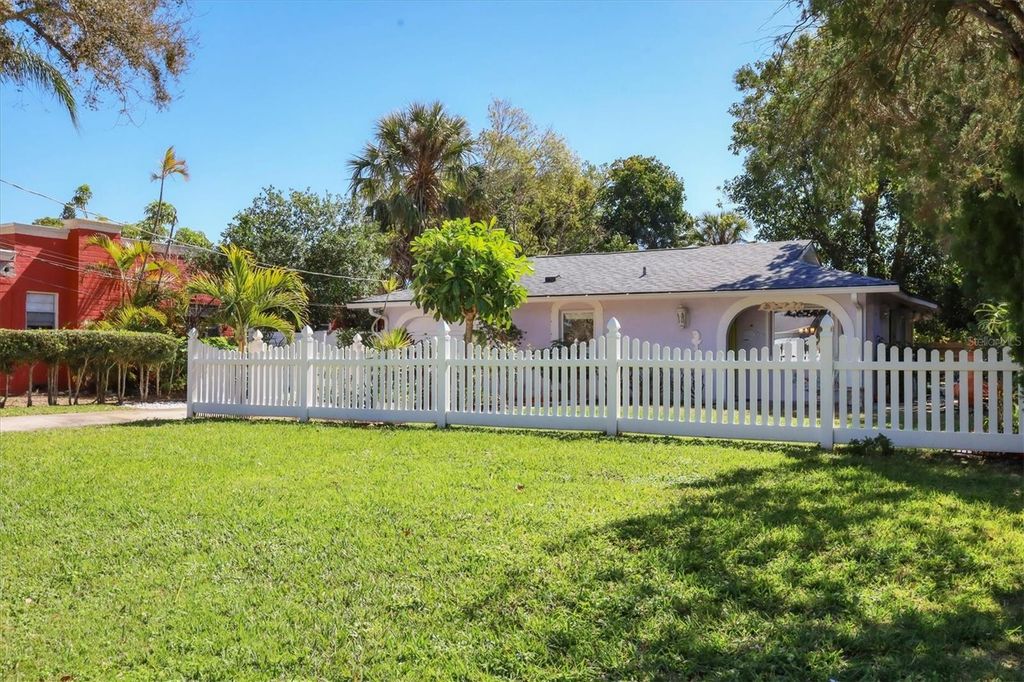 2213 19TH AVENUE W, Bradenton, FL 34205