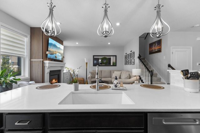 11502 81st Place N, Maple Grove, MN 55369