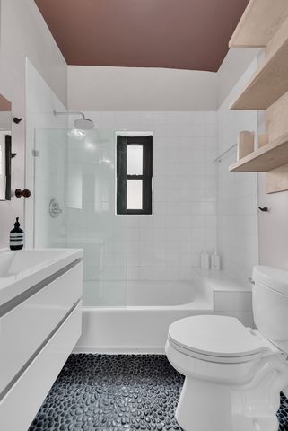 305 E 4th St Apt 5, New York City, NY 10009