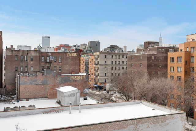 305 E 4th St Apt 5, New York City, NY 10009