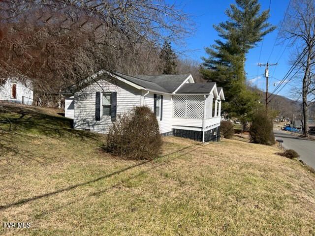 680 Left Poor Valley Road, Pennington Gap, VA 24277