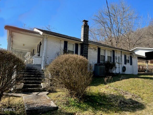 680 Left Poor Valley Road, Pennington Gap, VA 24277