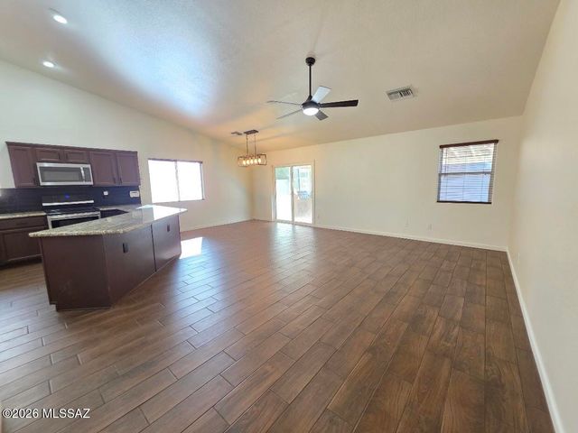 9025 N Grafton Avenue, Tucson, AZ 85742