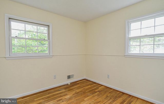 9531 OLD CREEK DR, Fairfax, VA 22032