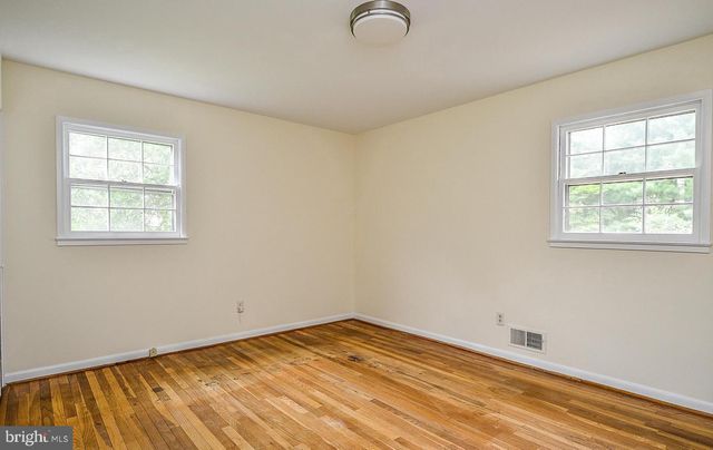 9531 OLD CREEK DR, Fairfax, VA 22032