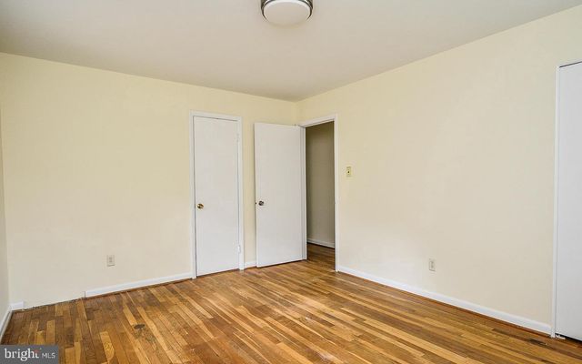 9531 OLD CREEK DR, Fairfax, VA 22032