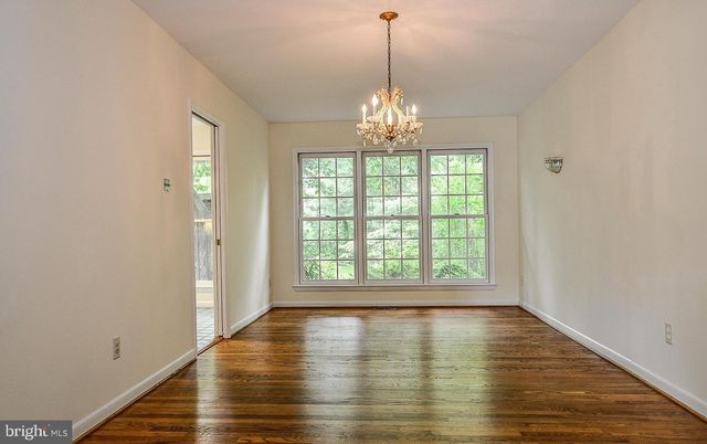 9531 OLD CREEK DR, Fairfax, VA 22032