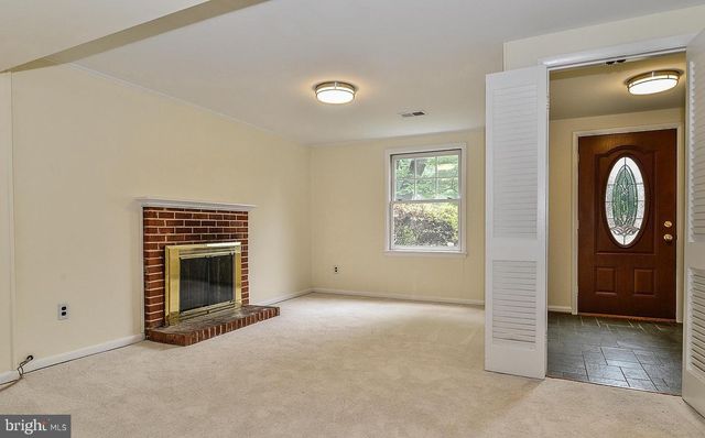 9531 OLD CREEK DR, Fairfax, VA 22032