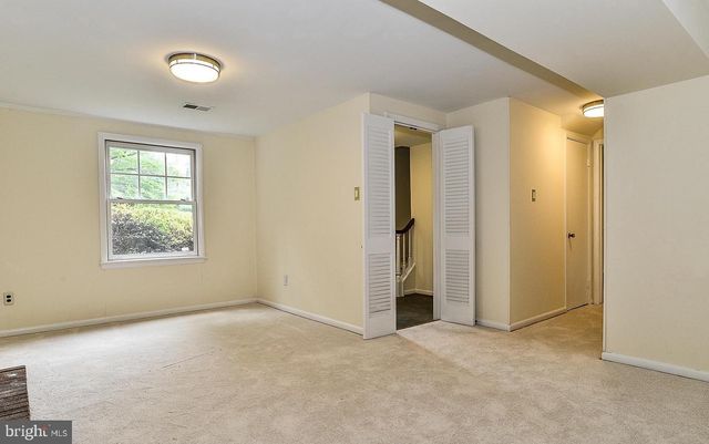 9531 OLD CREEK DR, Fairfax, VA 22032