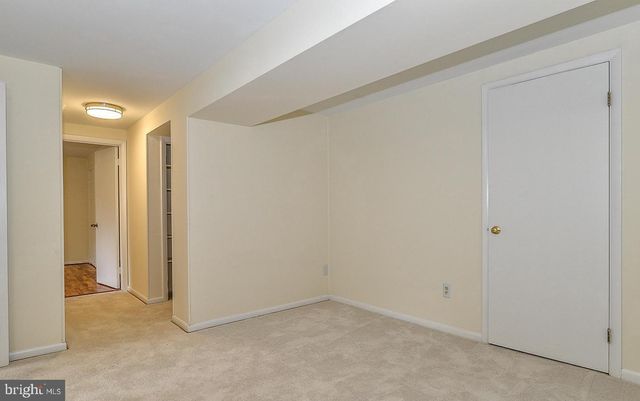 9531 OLD CREEK DR, Fairfax, VA 22032