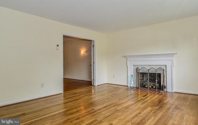 9531 OLD CREEK DR, Fairfax, VA 22032