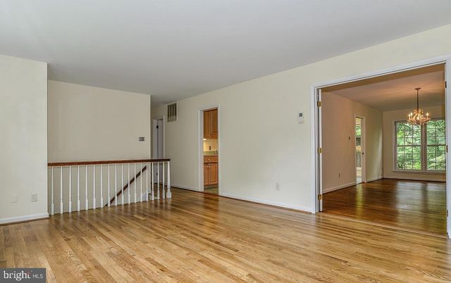 9531 OLD CREEK DR, Fairfax, VA 22032