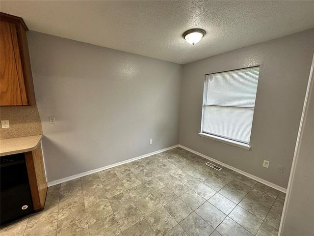 3628 Peregrine Drive, Norman, OK 73072