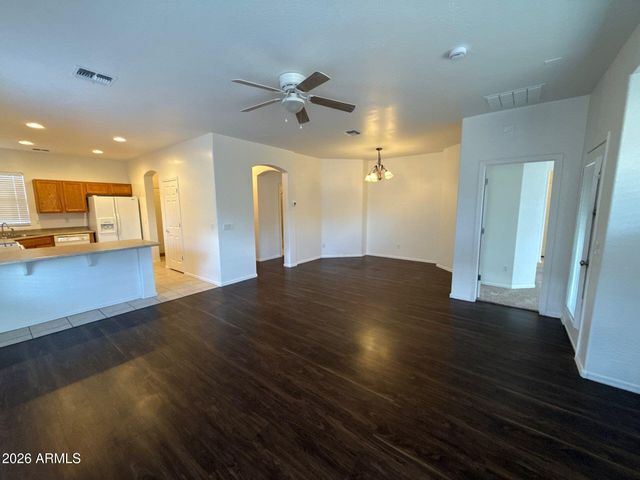 8858 W HILTON Avenue, Tolleson, AZ 85353