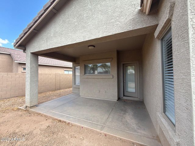 8858 W HILTON Avenue, Tolleson, AZ 85353