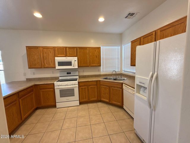 8858 W HILTON Avenue, Tolleson, AZ 85353