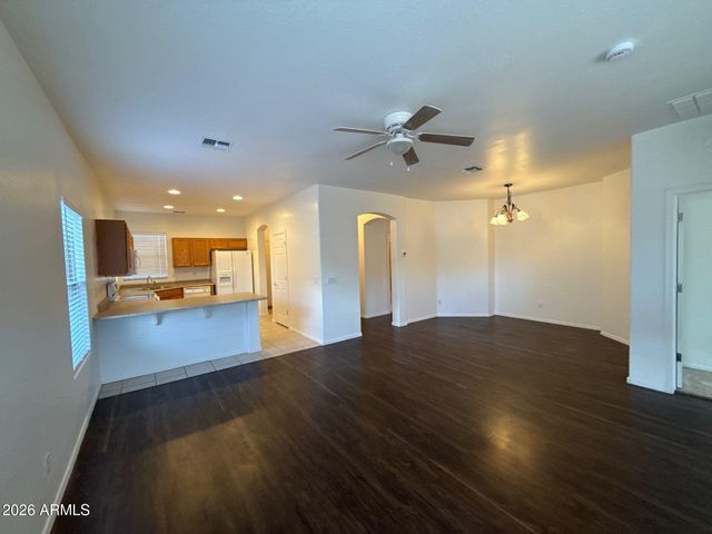 8858 W HILTON Avenue, Tolleson, AZ 85353