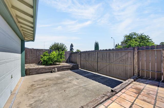 2300 Covered Wagon Cir, Elverta, CA 95626