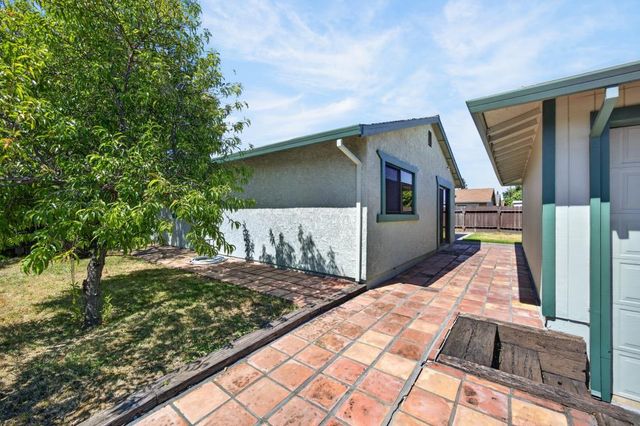 2300 Covered Wagon Cir, Elverta, CA 95626