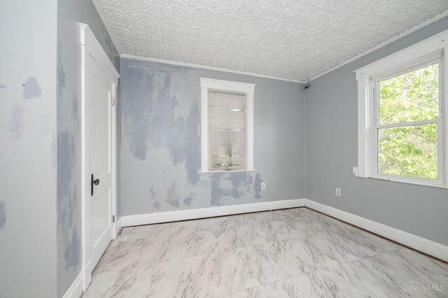 2693 Montana Avenue, Cincinnati, OH 45211