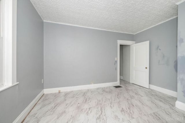 2693 Montana Avenue, Cincinnati, OH 45211