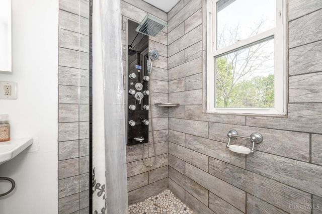 2693 Montana Avenue, Cincinnati, OH 45211