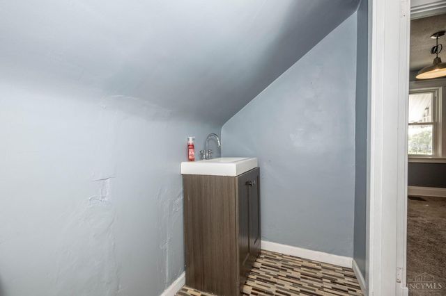 2693 Montana Avenue, Cincinnati, OH 45211