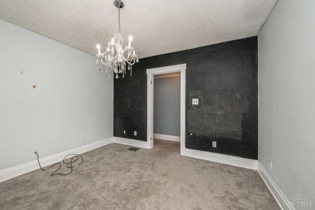 2693 Montana Avenue, Cincinnati, OH 45211