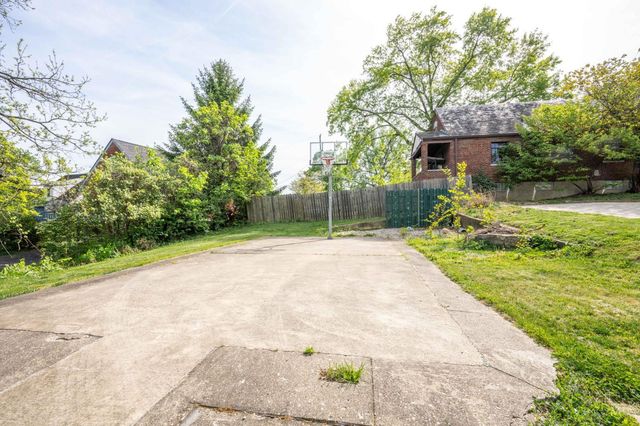 2693 Montana Avenue, Cincinnati, OH 45211