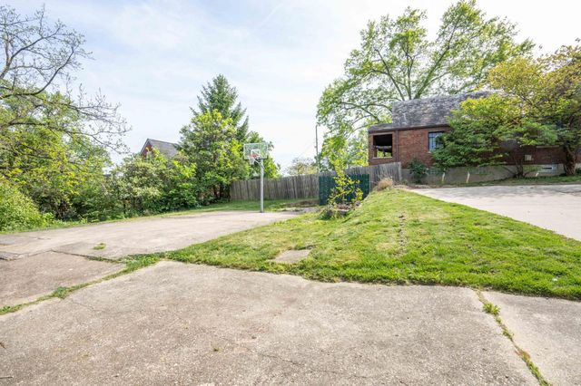 2693 Montana Avenue, Cincinnati, OH 45211